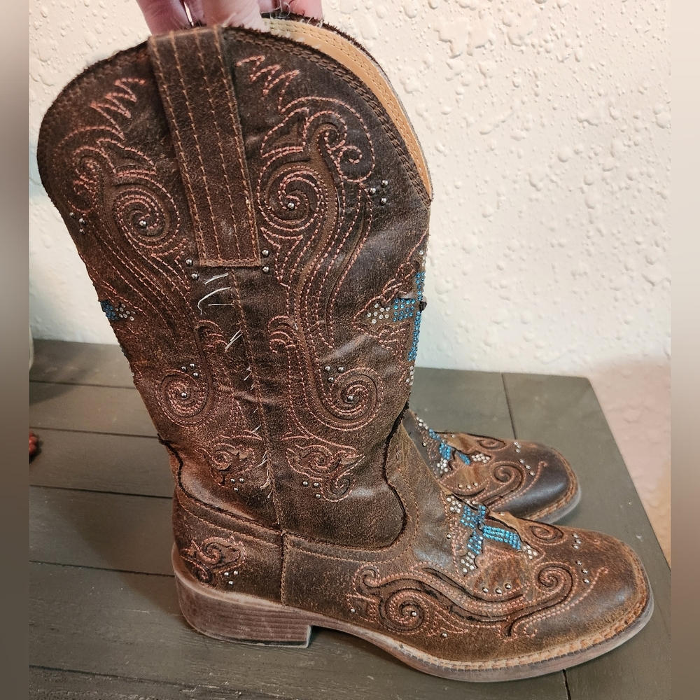 Roper Brown Cowboy Boots with Blue Cross Accents - Picture 2 of 12